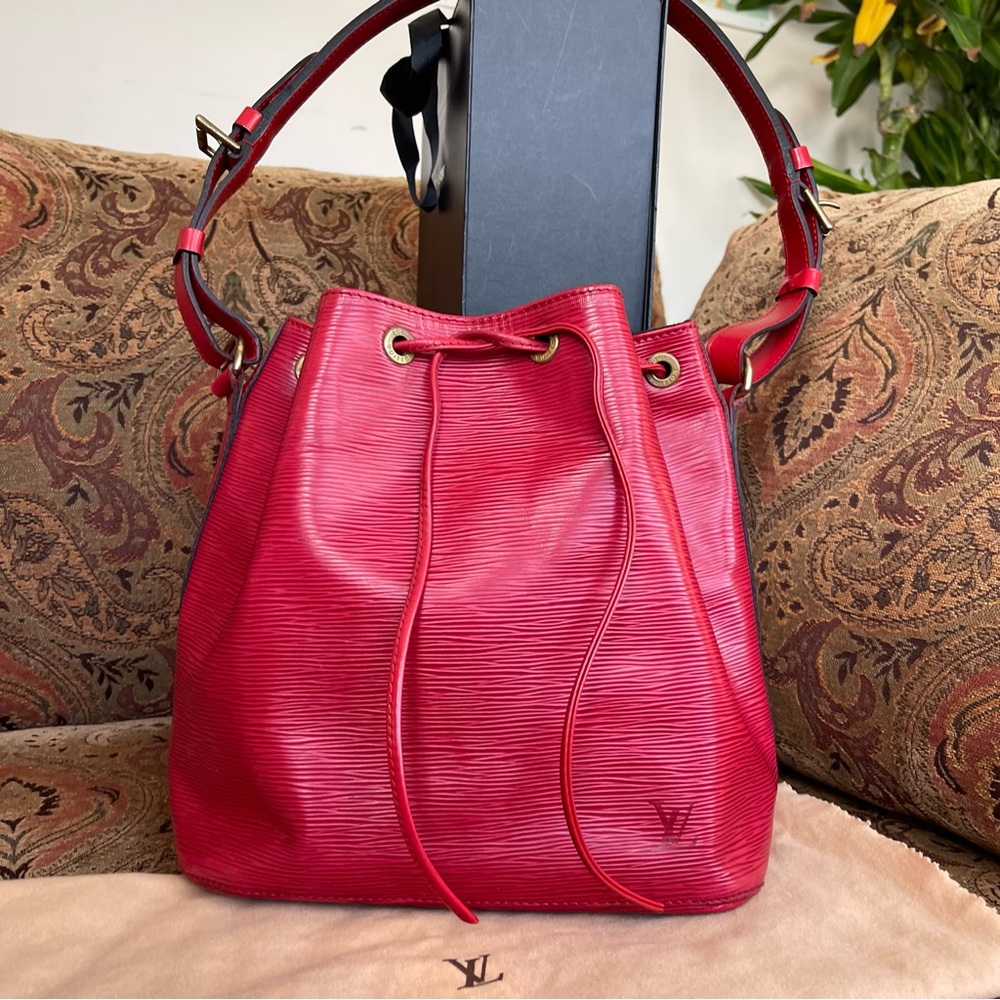 Louis Vuitton Noe Red Epi Leather Shoulder Drawstring Bag